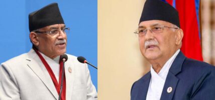 प्रधानमन्त्री प्रचण्डलाई भेट्न सिंहदरबारमा ओली