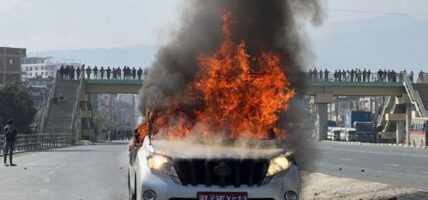 ईपीएस परीक्षा दिन नपाउँदा मन्त्रीको गाडीमाथि आगजनी, पाँच जना पक्राउ