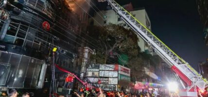 रेस्टुरेन्टमा भिषण आगलागी हुदा ४३ जनाको मृत्यु