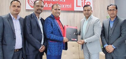 प्रभु महालक्ष्मी लाइफको ब्रान्ड एम्बासडर हास्य कलाकार मनोज गजुरेल