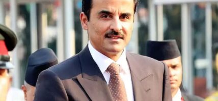 कतारका राजा अमिर स्वदेश फर्किदै