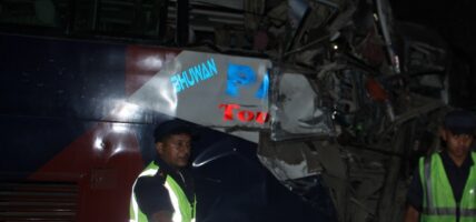 ४ वटा सवारी साधन एकआपसमा  ठोक्किँदा १ जनाको मृत्यु