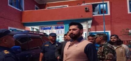 नागरिकका गुनासा सुन्न प्रहरीलाई गृहमन्त्री लामिछानेको निर्देशन