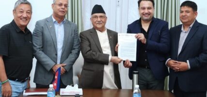 प्रधानमन्त्री ओलीसँग वायुसेवा सञ्चालकले गरे छलफल