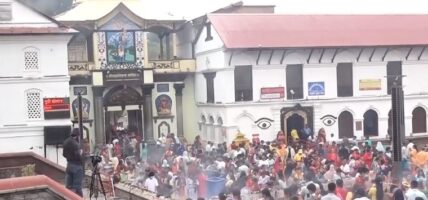 पशुपतिनाथ करिब तीन लाख भक्तजनले दर्शन