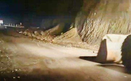 मुग्लिन-नारायणगढ सडक अवरुद्ध