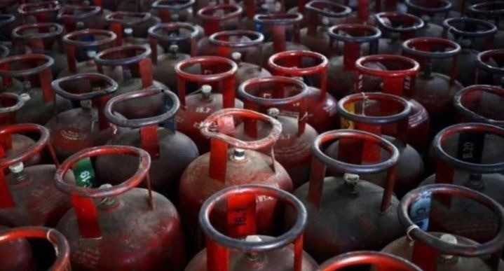 सिलिण्डर आधा ९५५ मा बिक्री वितरण गरिने