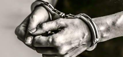 यातायात कार्यालय एकान्तकुनाबाट विचौलियाको आरोपमा पक्राउ