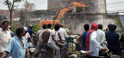 उपत्यकाका चार स्थानमा भत्काइयो अतिक्रमित १२ सय बढी घरटहरा