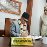 प्रधानन्यायाधीश डा शर्माद्वारा पदबहाली