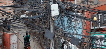 उपत्यकाका अस्तव्यस्त तार व्यवस्थापन गरिसक्न निर्देशन