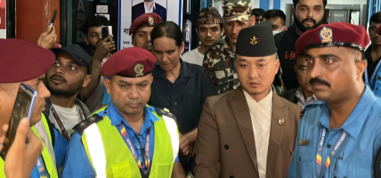 घाइते भेट्न गृहमन्त्री अस्पतालमा घाइते भेट्न गृहमन्त्री अस्पतालमा